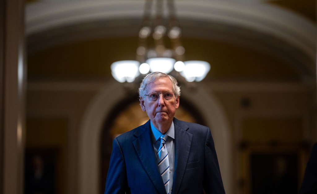 Concernant les choix ministériels de Trump, McConnell émet un avertissement