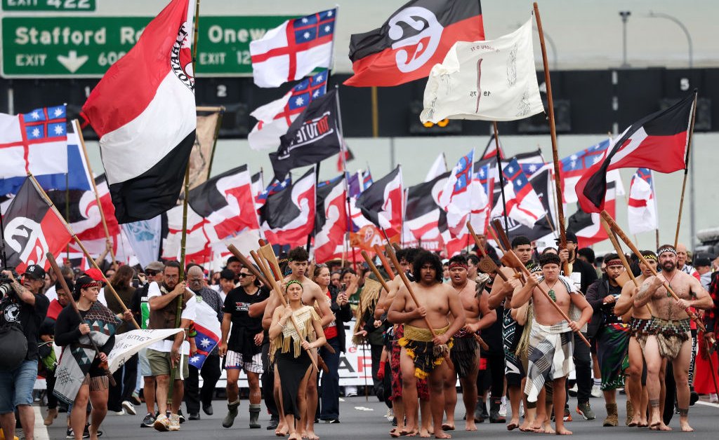 Pourquoi des milliers de personnes manifestent pour les droits des Maoris en Nouvelle-Zélande