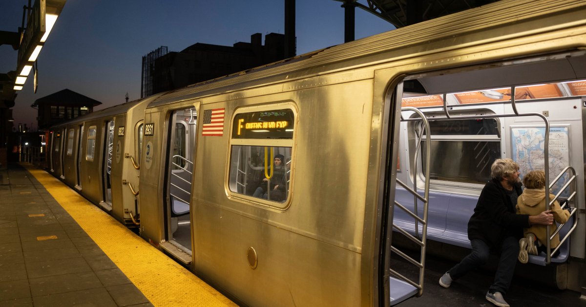 La police de New York identifie une femme brûlée vive dans le métro